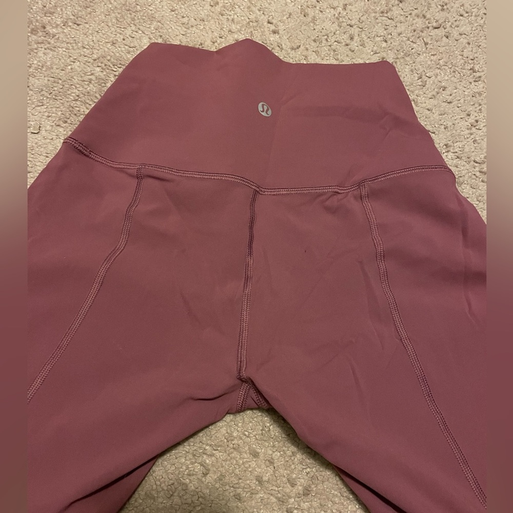 Lululemon Wonder Under leggings. Size 6. Really good condition
